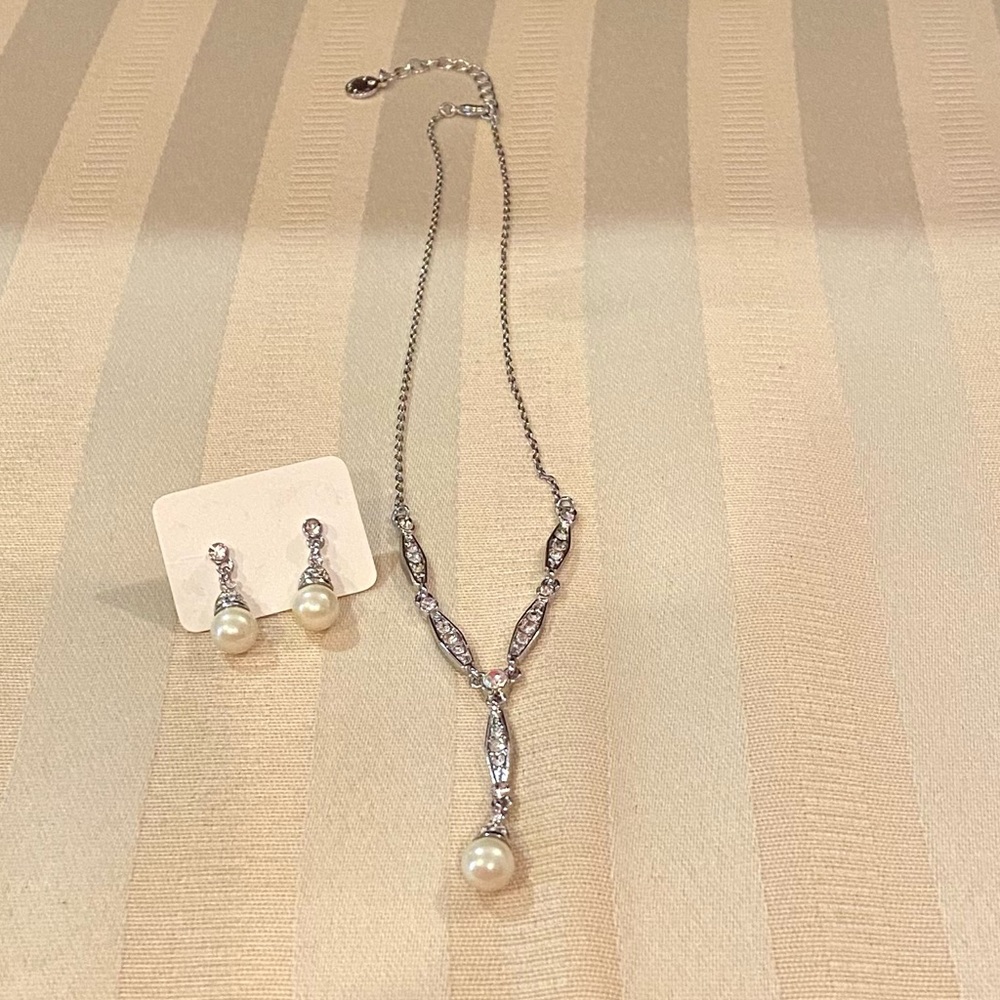 Charter Club Silver/Pearl Earrings & Necklace Set - Picture 2 of 9
